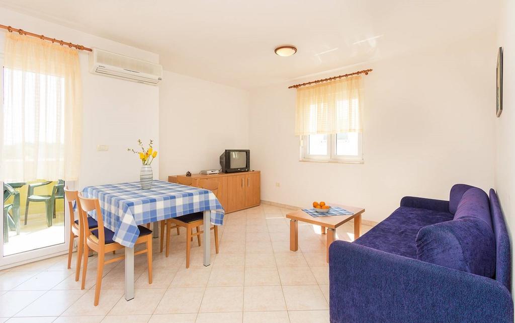 Apartments Verde Premantura Exterior photo
